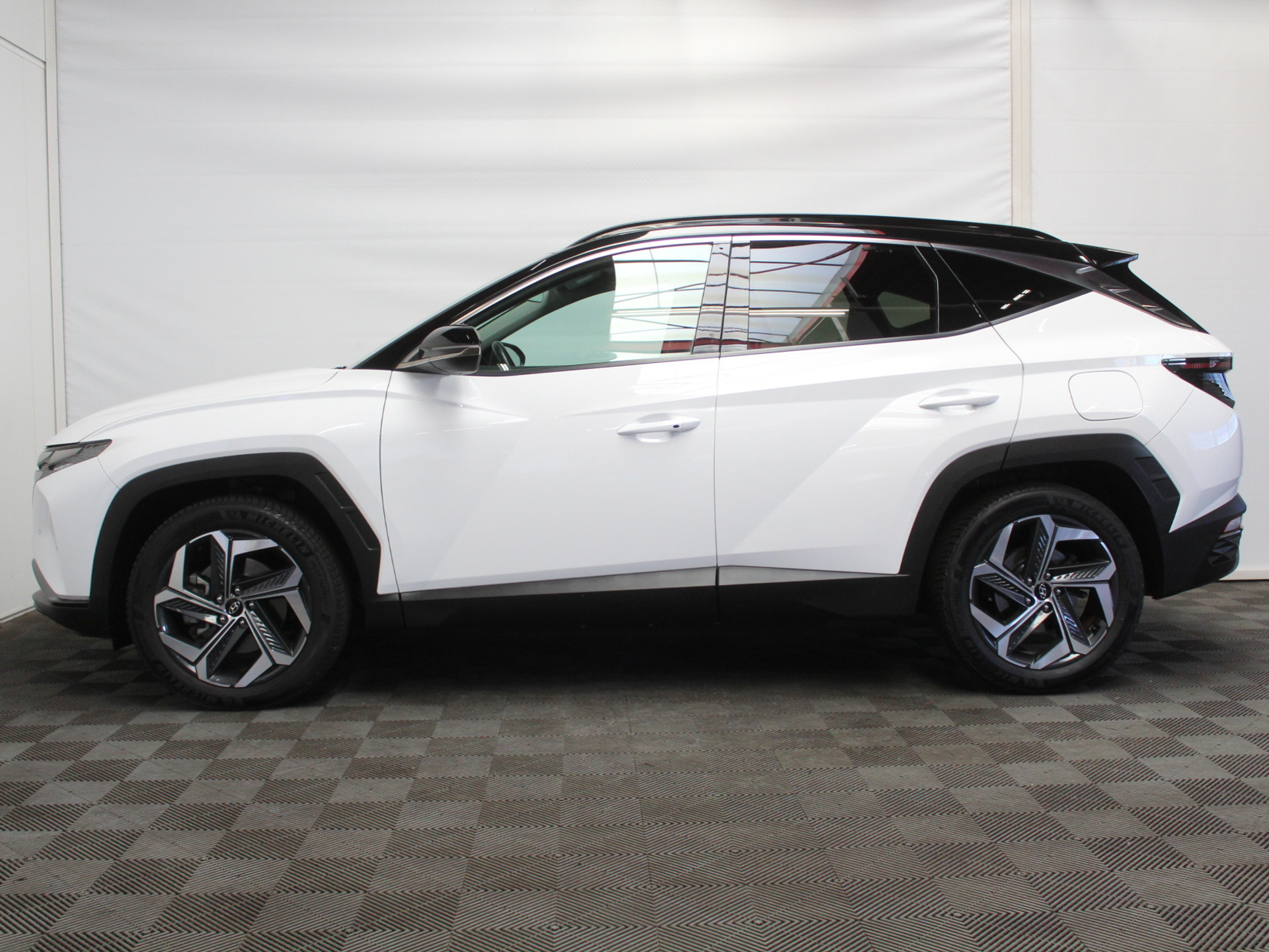 Hyundai Tucson 1.6 T-GDI PHEV Comfort Smart 4WD CARPLAY | CLIMATE | ADAPCRUISE | CAMERA | LMV19 | DAB | LED | STOEL/STUURVERW | ELECAKLEP 53114416-0.jpg | Autobedrijf Verharen