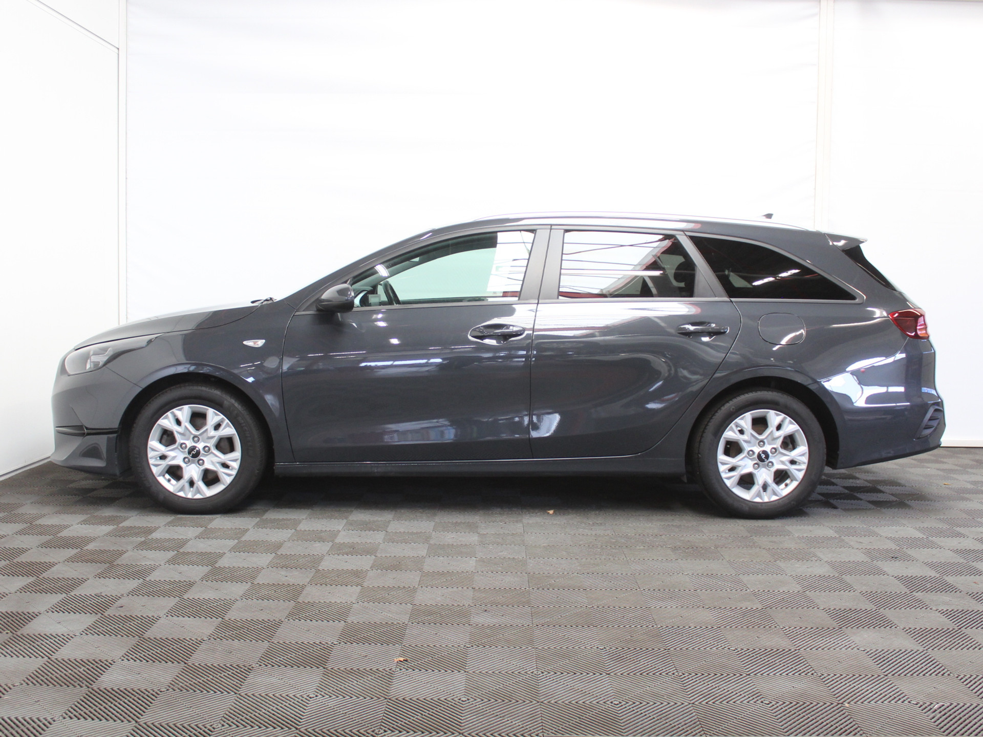 Kia Ceed Sportswagon 1.0 T-GDi DynamicLine CLIMATE | STOEL/STUURVERW | CARPLAY | LMV16 | DAB | LED | CRUISE | CAMERA 54122880-0.jpg | Autobedrijf Verharen