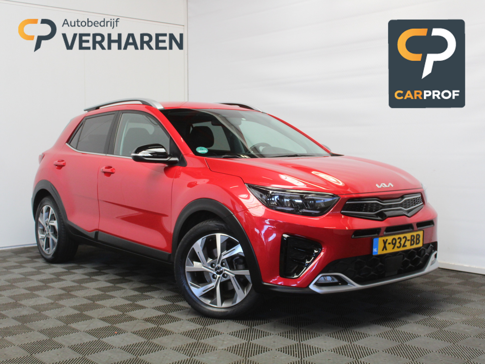 Kia Stonic 1.0 T-GDi MHEV GT-Line CARPLAY | CAMERA | CLIMATE | LED | NAVI | DAB | LMV17 | LEER/STOF | KEYLESS | CRUISE | AFNBTRHAAK | STOEL/STUURVERW 54548583-0.jpg | Autobedrijf Verharen