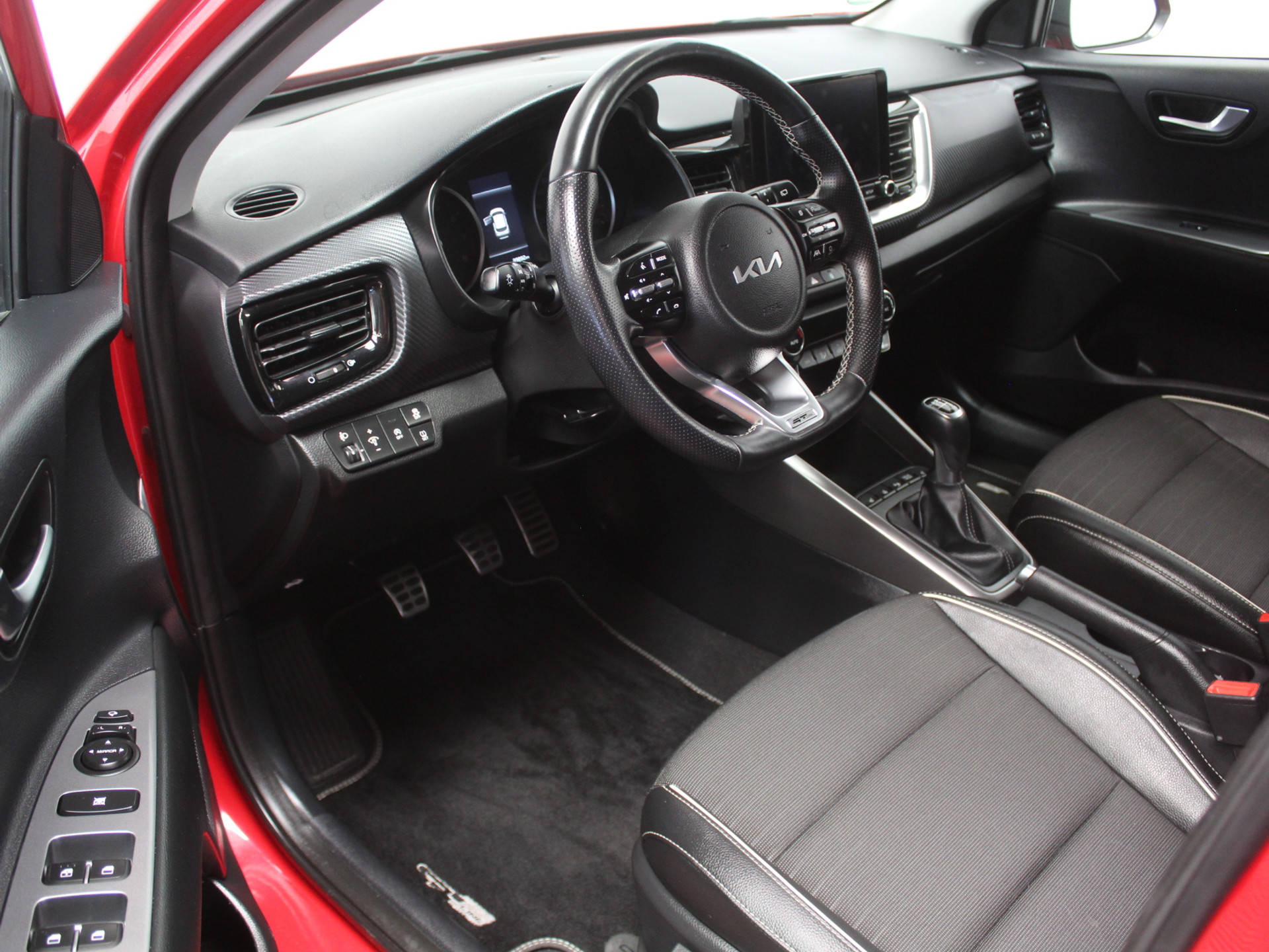 Kia Stonic 1.0 T-GDi MHEV GT-Line CARPLAY | CAMERA | CLIMATE | LED | NAVI | DAB | LMV17 | LEER/STOF | KEYLESS | CRUISE | AFNBTRHAAK | STOEL/STUURVERW 54548583-0.jpg | Autobedrijf Verharen