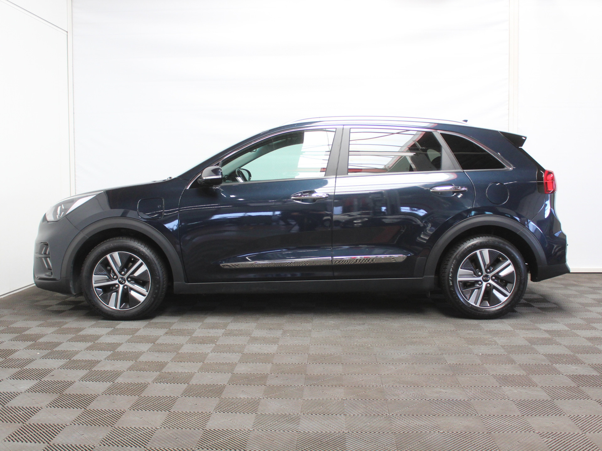 Kia Niro 1.6 GDi PHEV DynamicLine CARPLAY | CAMERA | CLIMATE | LED | DAB | ADAPCRUISE | LMV16 | NAVI | LEER/STOF 55345746-0.jpg | Autobedrijf Verharen
