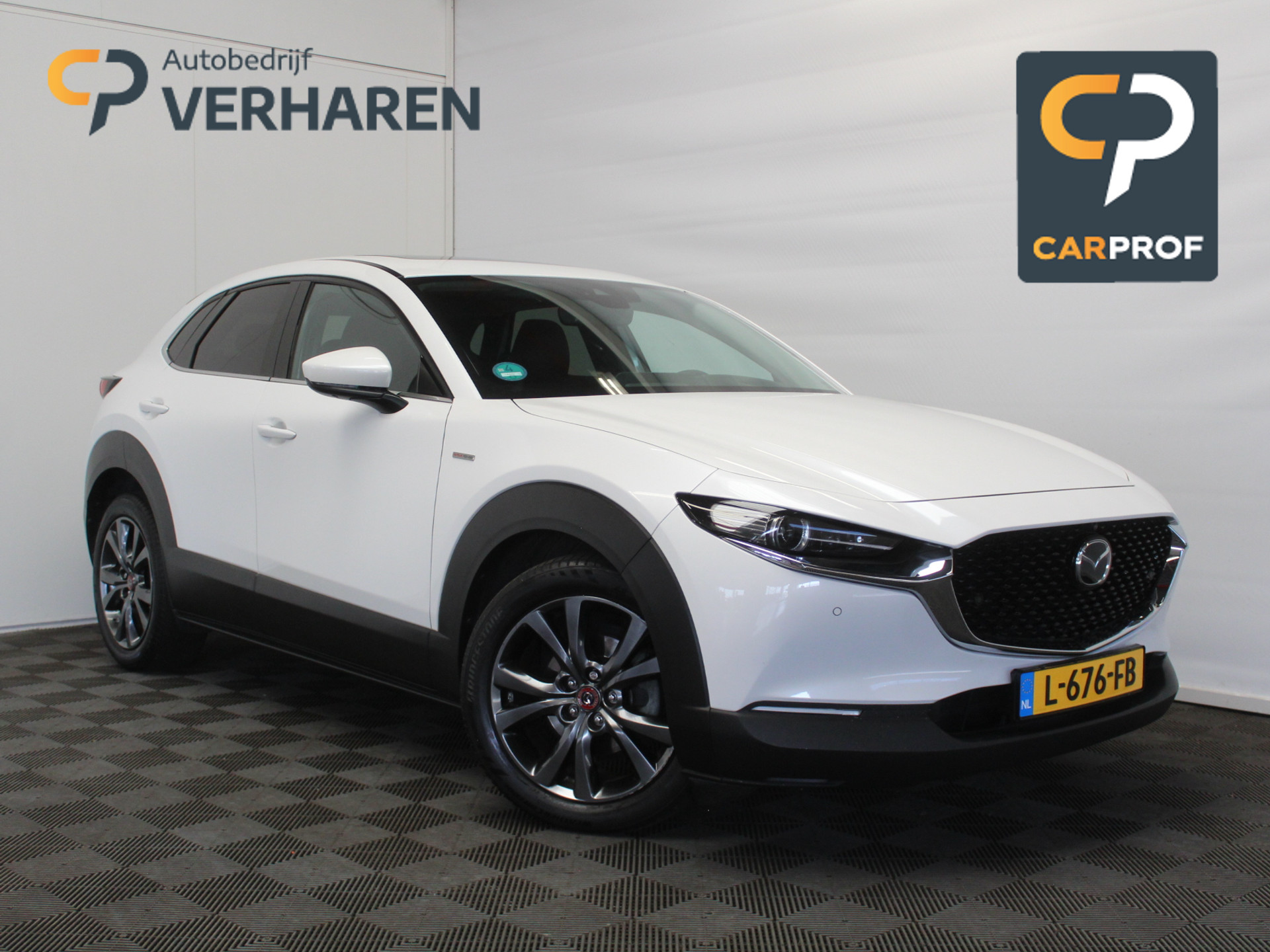 Mazda CX-30 2.0 e-SkyActiv-X M Hybrid 100th Anniversary Ed. CLIMATE | ADAPCRUISE | HEAD-UP | 360CAMERA | STOELMEM | STUUR/STOELVERW | DAB | LMV18 | LEER | LED | CARPLAY 55382288-0.jpg | Autobedrijf Verharen