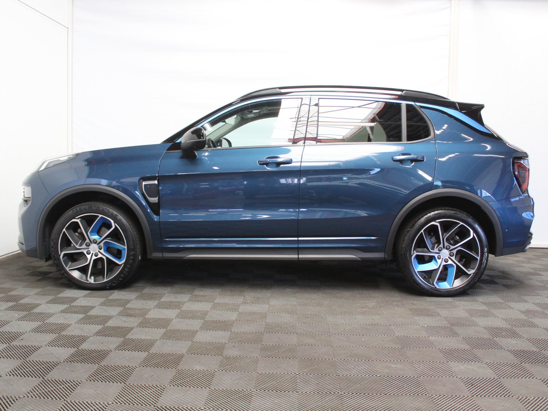Lynk & Co 01 1.5 CARPLAY | CLIMATE | STOELVERW | 360CAMERA | PANODAK | WIFI | LED | DAB | NAVI | ELECSTOEL+MEM | ELECAKLEP | ADAPCRUISE 55508834-0.jpg | Autobedrijf Verharen