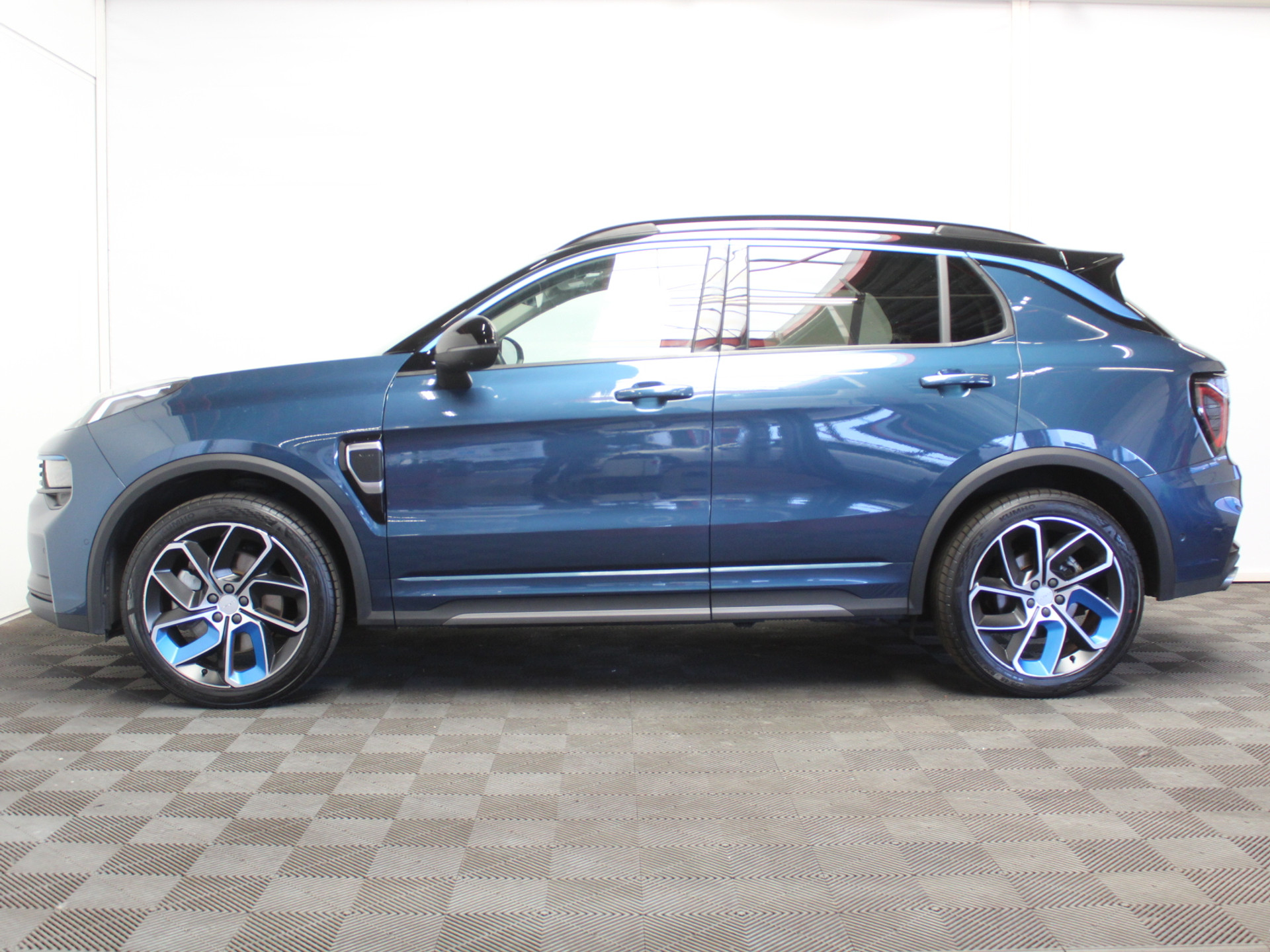 Lynk & Co 01 1.5 CARPLAY | CLIMATE | STOELVERW | 360CAMERA | PANODAK | WIFI | LED | DAB | NAVI | ELECSTOEL+MEM | ELECAKLEP | ADAPCRUISE 55523508-0.jpg | Autobedrijf Verharen