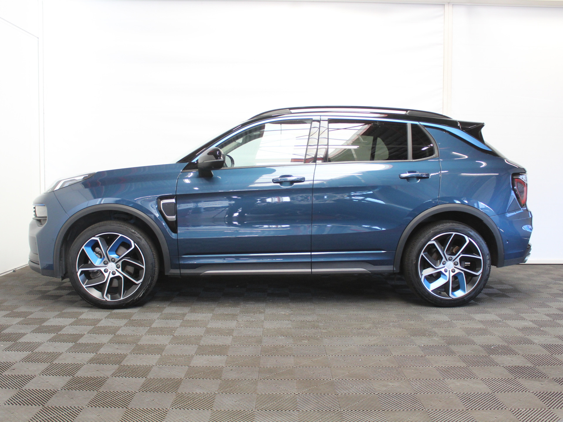 Lynk & Co 01 1.5 CARPLAY | CLIMATE | STOELVERW | 360CAMERA | PANODAK | WIFI | LED | DAB | NAVI | ELECSTOEL+MEM | ELECAKLEP | ADAPCRUISE 55523893-0.jpg | Autobedrijf Verharen