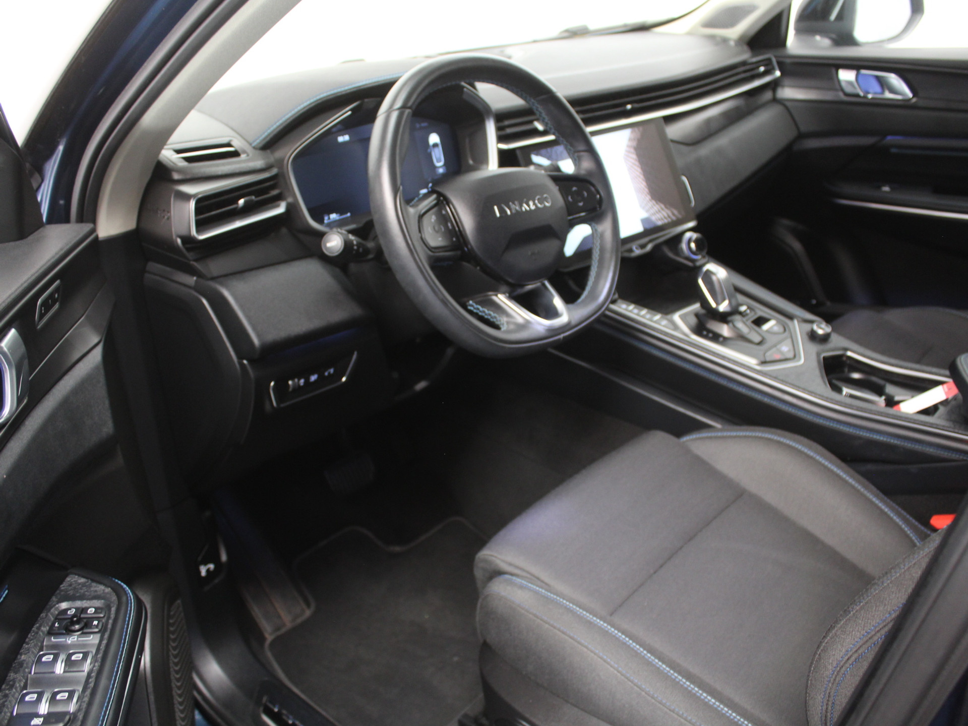 Lynk & Co 01 1.5 CARPLAY | CLIMATE | STOELVERW | 360CAMERA | PANODAK | WIFI | LED | DAB | NAVI | ELECSTOEL+MEM | ELECAKLEP | ADAPCRUISE 55541990-0.jpg | Autobedrijf Verharen