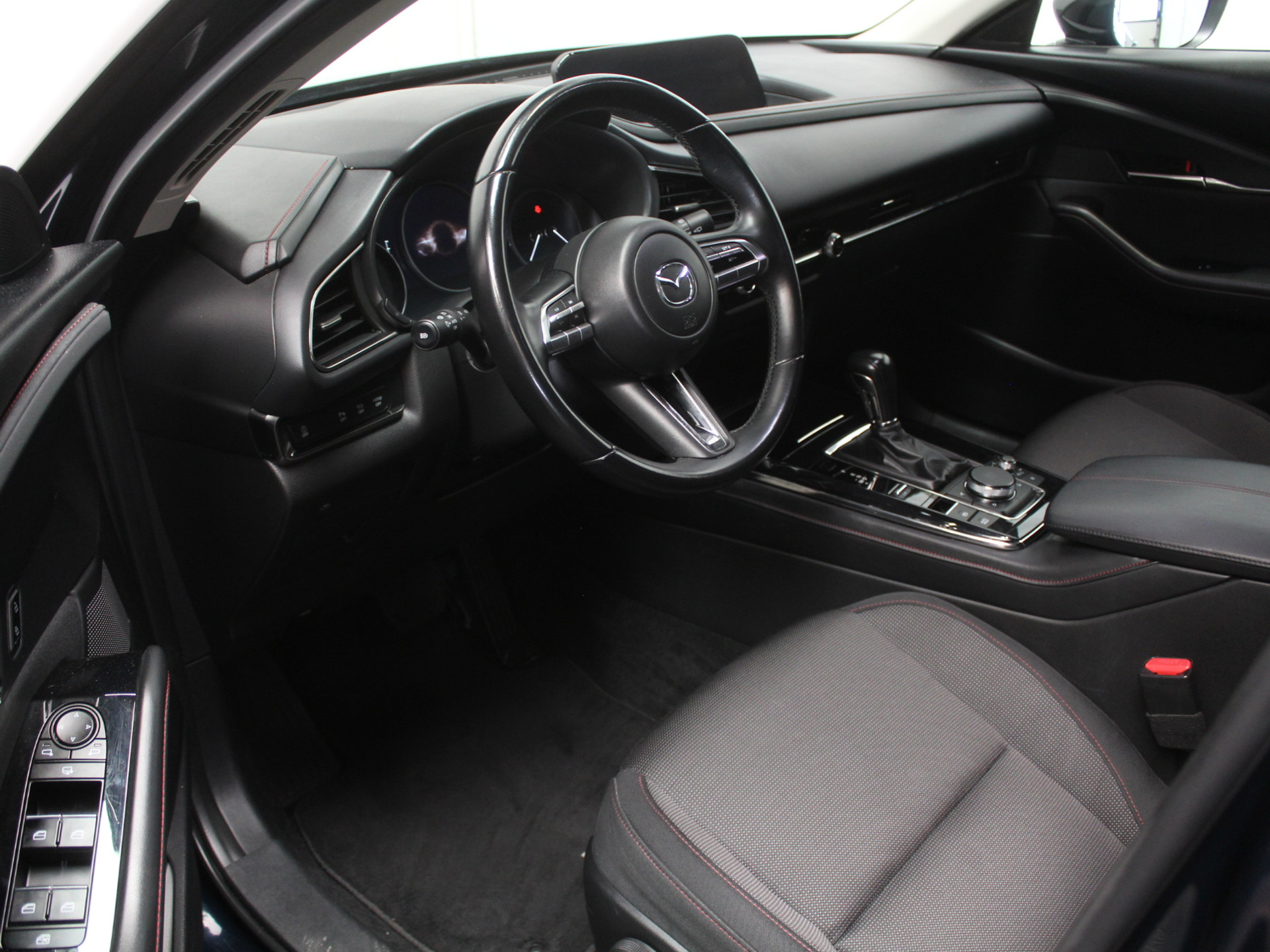 Mazda CX-30 2.0 e-SkyActiv-X M Hybrid Homura | CLIMATE | ADAPCRUISE | CARPLAY | CAMERA | DAB | LED | HEAD-UP | NAVI | LMV18 | STOEL/STUURVERW 56589482-0.jpg | Autobedrijf Verharen