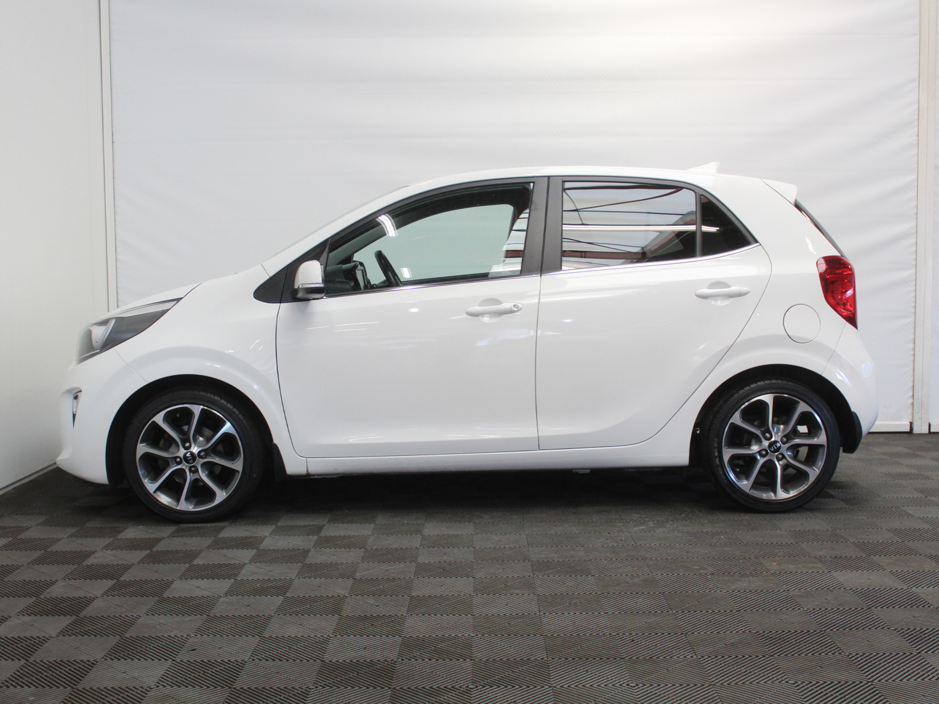 Kia Picanto 1.0 CVVT Design Edition CLIMATE | CARPLAY | CRUISE | LMV16 | NAVI | LED | CAMERA | LEDER 56851203-0.jpg | Autobedrijf Verharen