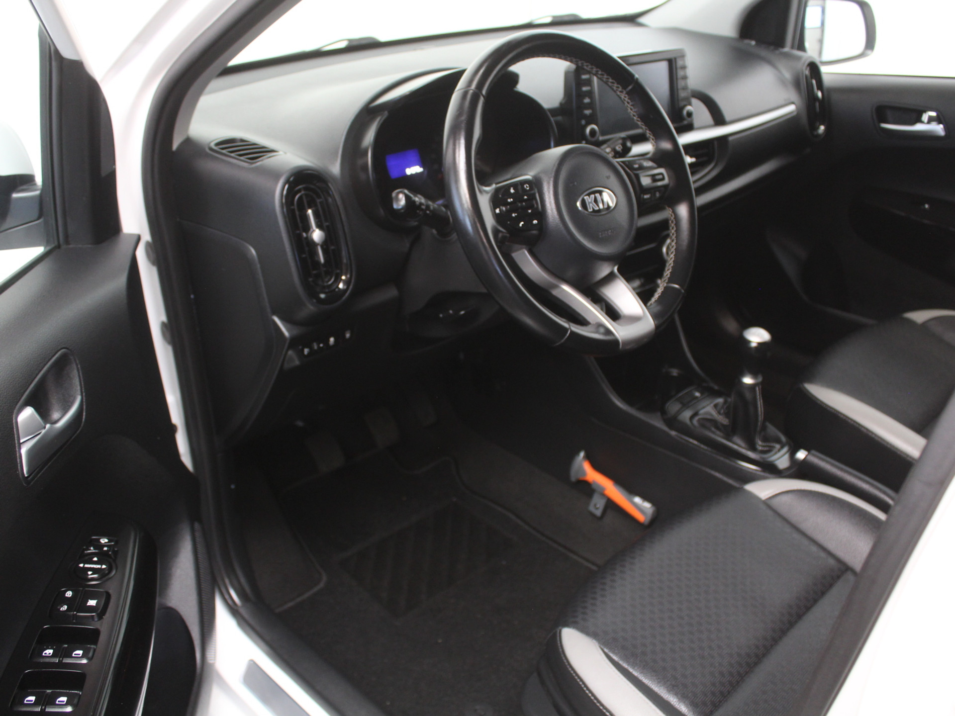 Kia Picanto 1.0 CVVT Design Edition CLIMATE | CARPLAY | CRUISE | LMV16 | NAVI | LED | CAMERA | LEDER 56851203-0.jpg | Autobedrijf Verharen