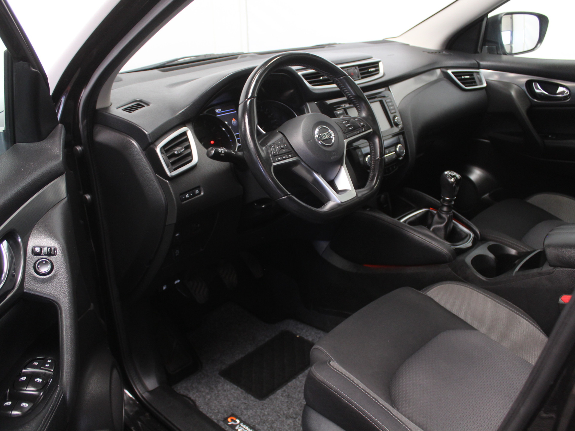 Nissan QASHQAI 1.3 DIG-T N-Connecta CLIMATE | CARPLAY | LED | 360CAMERA | NAVI | PANODAK | TREKHAAK | CRUISE | DAB | PDC 57262296-0.jpg | Autobedrijf Verharen